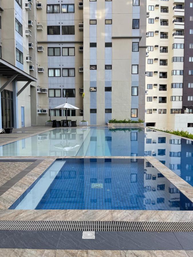 The Persimmon Studios Near Ayala And Sm City Cebu Bagian luar foto