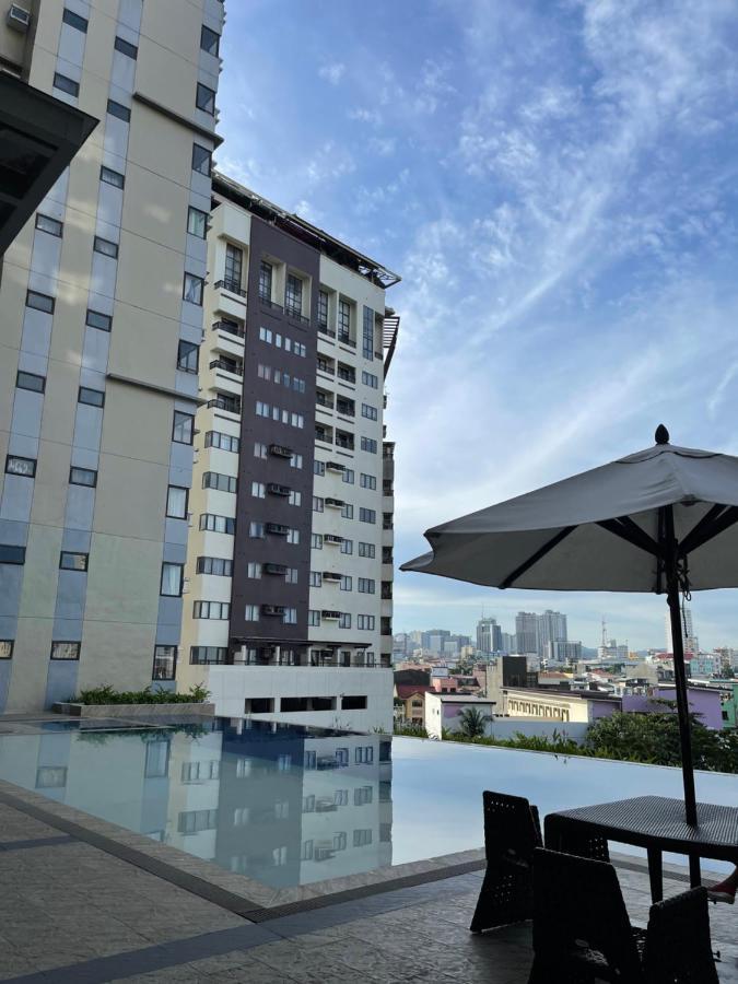 The Persimmon Studios Near Ayala And Sm City Cebu Bagian luar foto