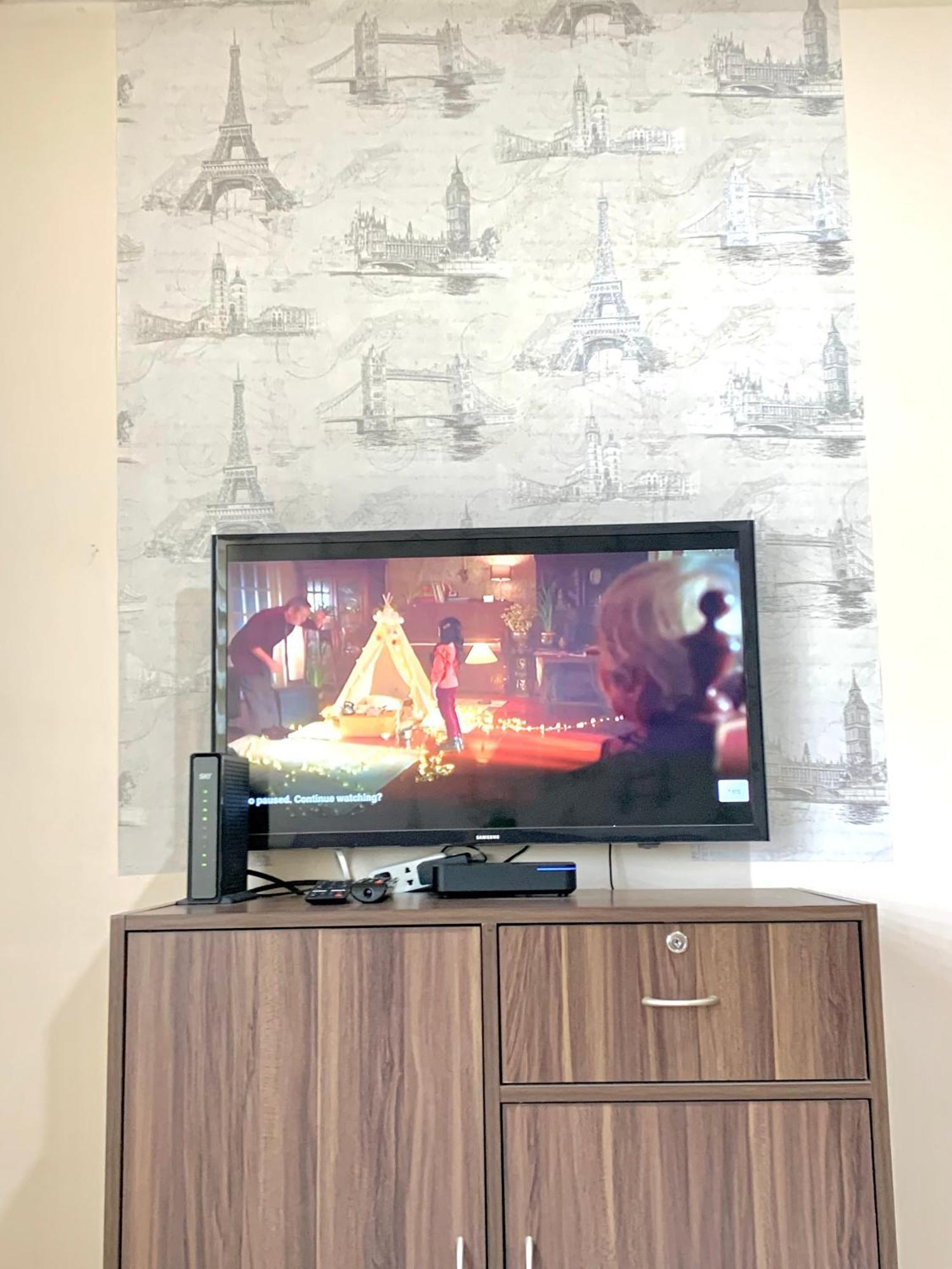 The Persimmon Studios Near Ayala And Sm City Cebu Bagian luar foto