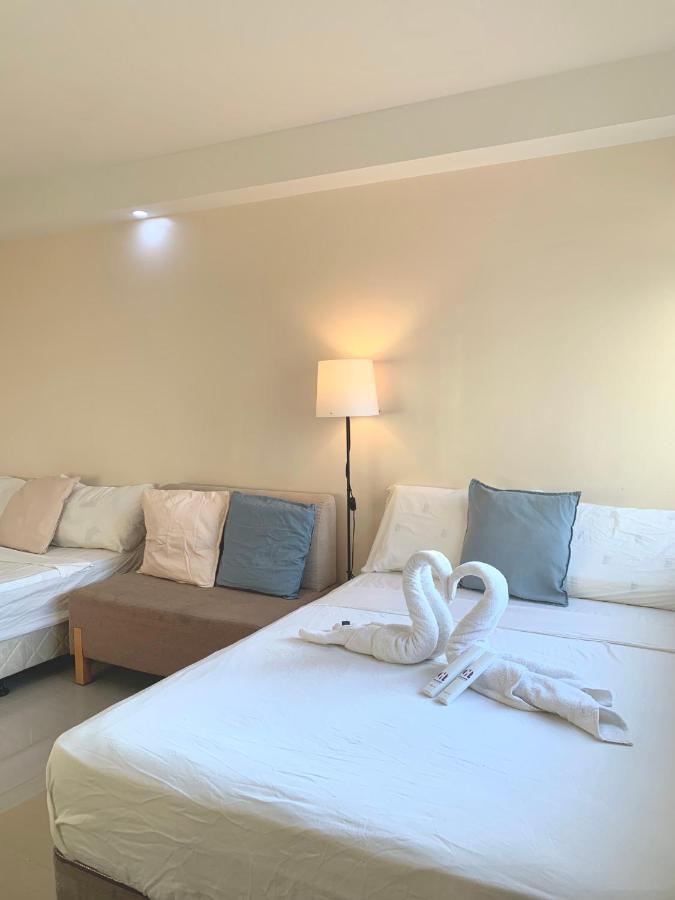The Persimmon Studios Near Ayala And Sm City Cebu Bagian luar foto