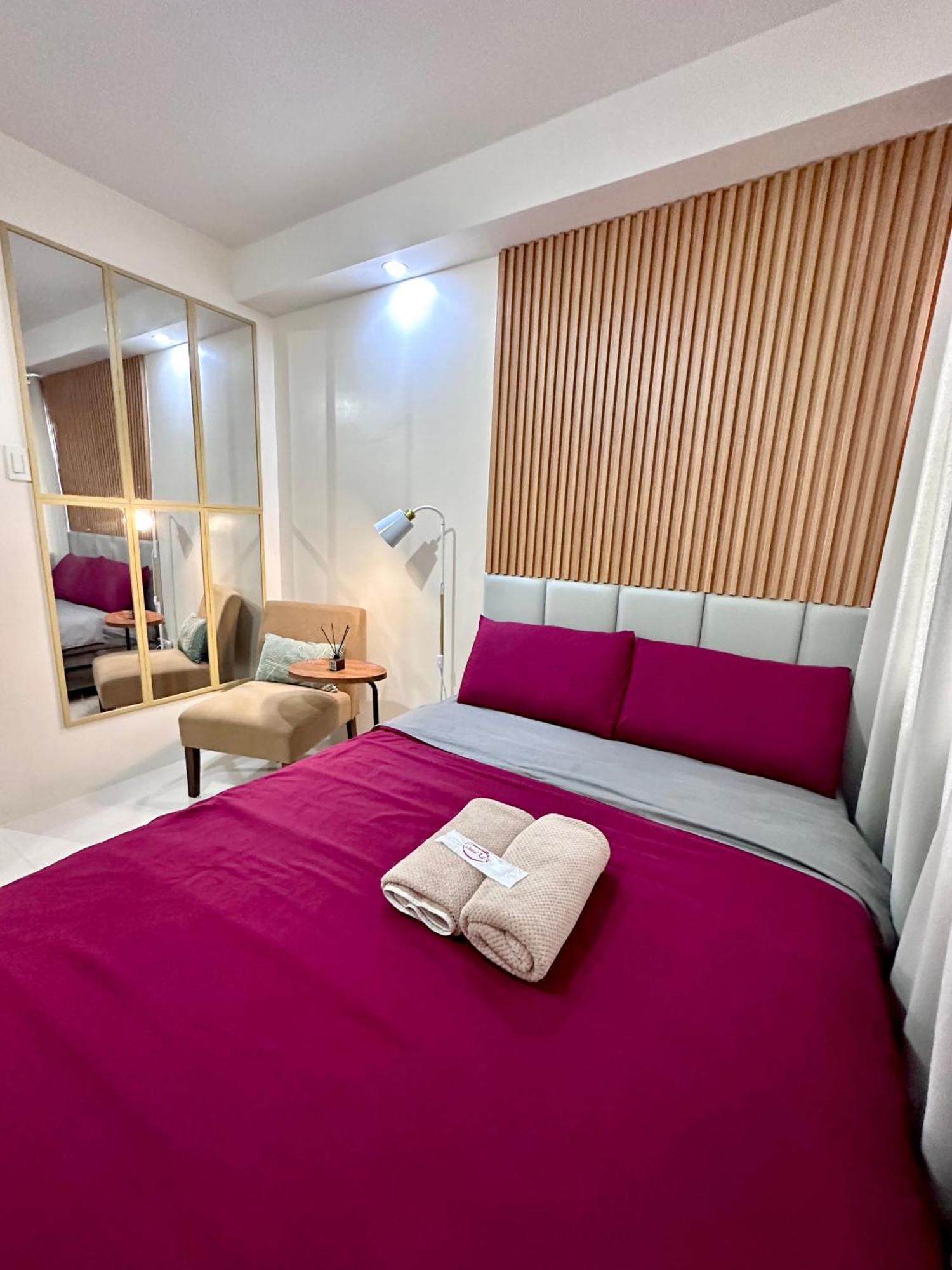 The Persimmon Studios Near Ayala And Sm City Cebu Bagian luar foto