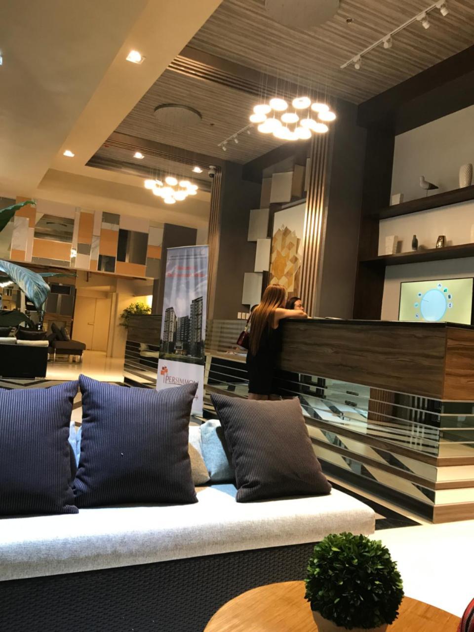 The Persimmon Studios Near Ayala And Sm City Cebu Bagian luar foto
